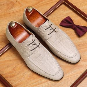 Zapatos Casuales Personalizados al por Mayor para Hombre, Zapatos Casuales de Terciopelo de Alta Calidad con Bordado de Araña para Caballeros, Ropa Formal - Product Image 4
