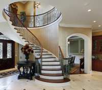 Escalier intérieur Optima 2026 en arc spiralé, décoration de villa de luxe moderne, en acier inoxydable et bois, respectueux de l'environnement