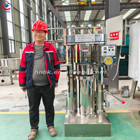 Presse à huile hydraulique à froid commerciale pour l'extraction et le traitement d'huiles comestibles (noix de coco, olive, avocat, graines)