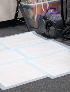 Almohadillas de entrenamiento para cachorros extra grandes desechables de primera calidad, absorbentes de orina, impermeables, suministro de fábrica para perros, allanamiento de morada en interiores - Product Image 6