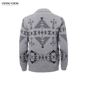 Cardigan en cachemire pour homme, tricot côtelé épais, col châle généreux et luxueux, poignets retroussés, fermeture boutonnée élégante - Product Image 2