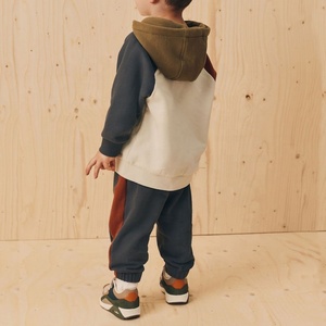 Sudadera deportiva de dos tonos para niños con logotipo personalizado, ropa de calle, conjunto de 2 piezas para entrenamiento, chándal de bloque de color empalmado para niños - Product Image 2