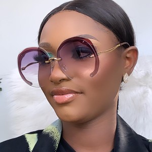 <span class=keywords><strong>Occhiali</strong></span> <span class=keywords><strong>da</strong></span> <span class=keywords><strong>Sole</strong></span> <span class=keywords><strong>da</strong></span> <span class=keywords><strong>Donna</strong></span> di Marca alla Moda, Sexy, Oversize, Rotondi, Senza Montatura, Sfumati, Retrò, Unici, Modello 2026 - Product Image 1