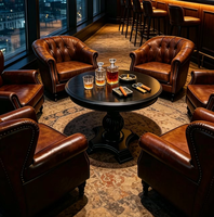 Ensemble de chaises Chesterfield multicolores en cuir PU à clous et table ronde de comptoir pour bar à whisky, bar à cigares, salle de dégustation, club