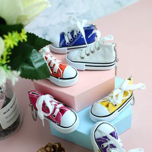 Mini llavero pequeño zapatillas de lona mini complementos logotipo personalizado - Product Image 3