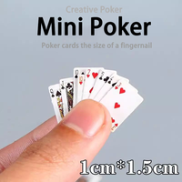 Cartes à jouer miniatures amusantes en papier, modèle de cartes à jouer avec style rétro pour la décoration de maison de poupée