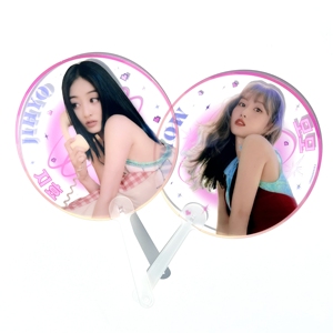 Abanico de Mano Promocional Personalizado, Impermeable, Transparente, de Plástico PVC, con Diseño Personalizado de Ídolos KPOP para Fans - Product Image 1