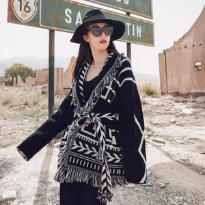 Châu Âu Mỹ cổ điển Cardigan bán chạy nhất qua biên giới LEN TUA khăn choàng trong cổ điển đen & trắng Jacquard Phong Cách <span class=keywords><strong>Bohemian</strong></span> - Product Image 1