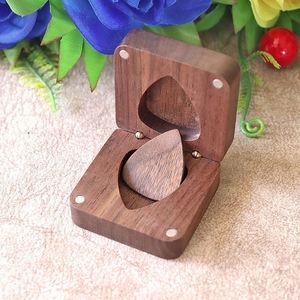 Caja de Regalo de Madera Hecha a Mano al por Mayor, Caja de Almacenamiento para Púas de Guitarra de Madera de Nogal Natural - Product Image 5