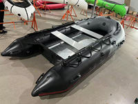 Vente flash : Bateau de pêche gonflable en PVC et aluminium noir de 380 cm pour 6 personnes