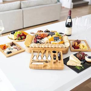 Ensemble de planches à <span class=keywords><strong>charcuterie</strong></span> en bambou de qualité supérieure avec plateaux extensibles et couverts 8 pièces - <span class=keywords><strong>Plateau</strong></span> de service pour <span class=keywords><strong>fromage</strong></span>, viande et fruits (OEM/ODM) - Product Image 2