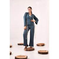Ensemble pantalon et boléro bleu à lacets pour femme, ensemble coordonné élégant, tenue deux pièces avec détails en dentelle, look tendance, coupe confortable