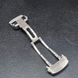 Vente directe d'usine de luxe 18mm argent poli en acier inoxydable brossé fermoir pliant pour bracelet en cuir en caoutchouc <span class=keywords><strong>boucle</strong></span> de bracelet de <span class=keywords><strong>montre</strong></span> - Product Image 4