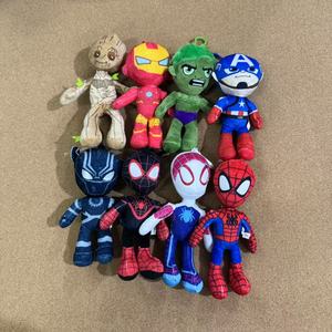 EN STOCK Juguetes de Peluche Clásicos de Spiderman de Dibujos Animados para Niños, Peluches de 8 Pulgadas para Máquina de Garras, Juguetes de Superhéroes de <span class=keywords><strong>Marvel</strong></span> - Product Image 1