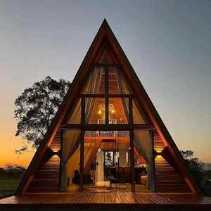 Maison Triangulaire 3 Chambres 40 pieds – Kit Préfabriqué en Métal – Lodge de Montagne Écologique Personnalisée – Assemblage Rapide – Maison de Vacances pour Solutions de Projets - Product Image 3