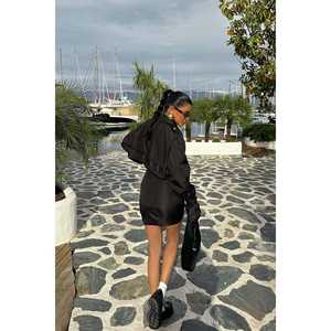 Conjunto de Falda y Top Coco One, Color Negro, Detalle de Botones, Estilo Casual Diario, Tejido de Punto, Spandex, Corte Ajustado, Talla XL, para Primavera - Product Image 1