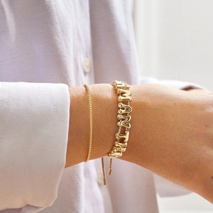 <span class=keywords><strong>Bracelet</strong></span> <span class=keywords><strong>personnalisé</strong></span> avec nom en lettres lisses, <span class=keywords><strong>bracelet</strong></span> coulissant en or poli avec initiales, bijoux minimalistes, <span class=keywords><strong>cadeau</strong></span> pour femmes - Product Image 4