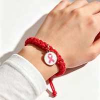 Bracelet rose pour la sensibilisation au cancer du sein en octobre, bracelet tressé à la main avec un ruban rose et un charme rond, bracelet en cordon tissé réglable