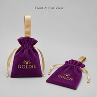 Sac fourre-tout de luxe en velours imprimé sur mesure avec logo en relief et fermeture à cordon pour cadeaux de mariage