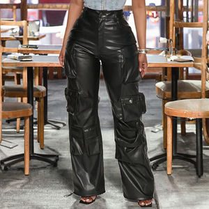 بنطلون كارجو نسائي عصري جديد بتصميم متعدد الجيوب من الجلد الصناعي - Product Image 3