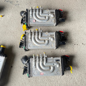 Radiador Intercooler Turbo J6P36K775BE LR150067 Usado, Reemplazo de Marca JLR /<span class=keywords><strong>Land</strong></span> <span class=keywords><strong>Rover</strong></span> <span class=keywords><strong>Defender</strong></span>/Discovery, Garantía de 3 Años - Product Image 1