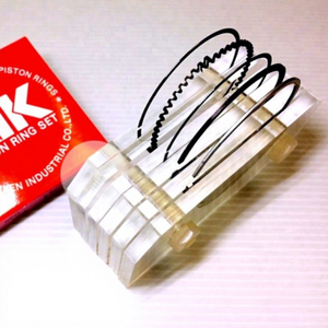 ชุดแหวนลูกสูบรถสกู๊ตเตอร์/มอเตอร์ไซค์โลหะ/เหล็กคุณภาพสูงแบบกำหนดเอง ป้องกันการสึกหรอได้ดีเยี่ยม ได้รับการรับรองมาตรฐาน RIK จากญี่ปุ่นและไต้หวัน ผ่านกระบวนการไนไตรดิ้ง - Product Image 1