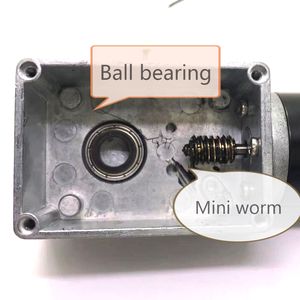 24v 12 볼트 57MM 5882 10mm 샤프트 자동 잠금 강한 자기 DC 웜 사각 기어 감속기 직각 모든 금속 기어 모터 - Product Image 5