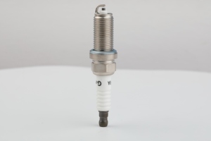 Bujía de Alto Rendimiento CHEYU LFR6A de Níquel para Motocicletas Yamaha/<span class=keywords><strong>Vulcan</strong></span> y Automóviles, Rosca de 14-16 mm, Garantía de 30000 Millas - Product Image 2