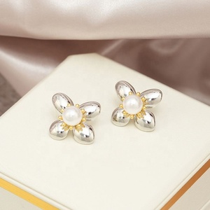 Pendientes de Plata 925 con Baño de Oro, Diseño de Flor con Perlas de Imitación, Estilo Exquisito para Mujer, Tendencia Geométrica, Alta Belleza - Product Image 6