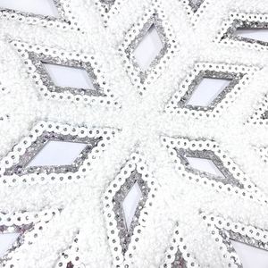 Nouvel arrivage : Patch brodé en chenille et sequins, motif neige, grand format 28 cm, thermocollant, bord argenté - Product Image 2