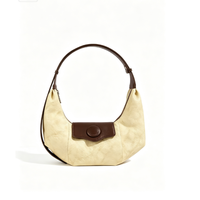 Tas Retro Hobo Crescent untuk Wanita, Tas Selempang Bahu dengan Blok Warna Kontras, Tas Tangan Bertekstur Lembut dengan Tali yang Dapat Dilepas.