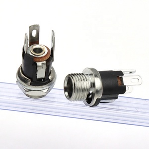 Connecteur femelle <span class=keywords><strong>DC</strong></span>-025M, prise d'alimentation <span class=keywords><strong>DC</strong></span> verticale 3 broches 5,5*2,5 mm avec écrou - Product Image 4