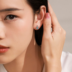 Pendientes de pingüino personalizables de plata de ley S925 con circonita azul cielo de corte ovalado, versión cobre, serie Animal, para mujer - Product Image 2