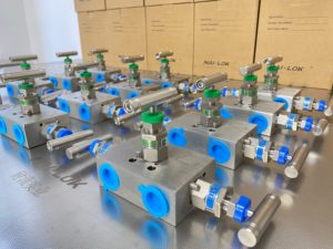 NAI LOK 1/2 NPTプロセス機器用2方向マニホールドバルブ SS316 6000psi FNPT MNPTゲージ分離バルブ R Tタイプ インコネル625 6Mo - Product Image 3