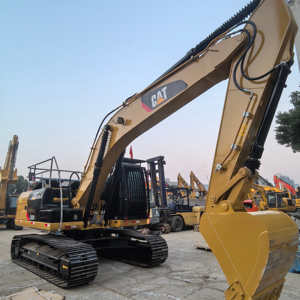Excavatrice CAT320D d'occasion à haute efficacité de travail, puissante, 20 tonnes, de taille moyenne, à chenilles, modèle CAT320D2L 2024 en vente - Product Image 1