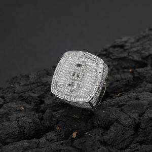 Bague Chevalière Carrée Nais en Argent Sterling 925 avec Moissanite Incrustée et <span class=keywords><strong>Bordure</strong></span> Baguette, Style Hip Hop Givré - Product Image 6