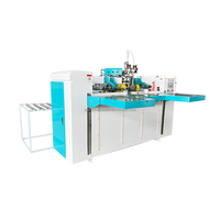 Machine à coudre pour la fabrication de boîtes de jus en carton