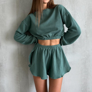 OEM Women's Eco-Friendly Spandex/Cotton Cropped Pullover Shorts Two-<b>Piece</b> <b>Set</b> Custom Logo Simple Slim Loose Outfit for European - Product Image 3
