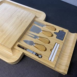 Vente chaude 2024 Ensemble de planches à découper pour fromage personnalisées <span class=keywords><strong>Planche</strong></span> à <span class=keywords><strong>charcuterie</strong></span> personnalisée <span class=keywords><strong>Planche</strong></span> à fromage en bambou extra large et ensemble de couteaux - Product Image 2
