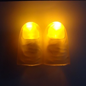 1 Pieza de Luz LED Novedosa, Dedos Brillantes, Accesorios de Magia, Juguete Luminoso Increíble para Niños, Luces Mágicas Luminosas para Dedos - Product Image 2