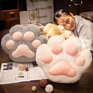 Almohada de Felpa con Diseño de Pata de Gato HY2, Manta para Siesta en la Oficina, Manta para Aire Acondicionado, Tres en Uno - Product Image 3
