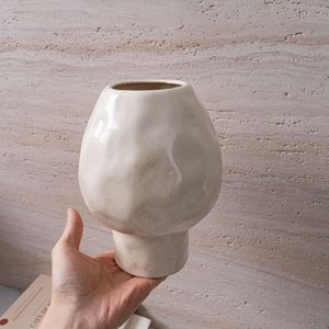 Jarrón de Cerámica CallaFloral Beige Glaseado para Sala de Estar, Decoración de Estilo Nórdico - Product Image 2