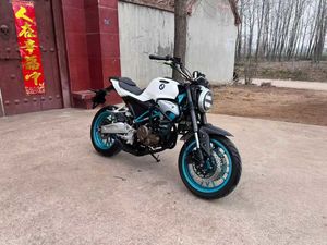 Motocyclette à essence d'occasion V8 avec un moteur de 200 cm³ - Product Image 3