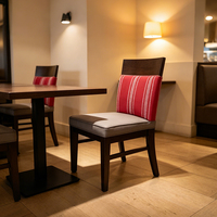 Chaise de salle à manger en bois avec revêtement en tissu rayé rouge, style rétro moderne, pour hôtel, café, bistrot, restaurant