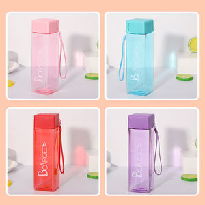 Botella de agua de plástico con tapa cuadrada para deportes al aire libre, regalo de promoción de autoconducción, con cuerda - Product Image 6