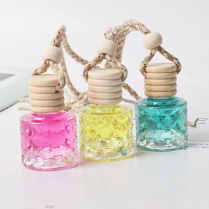 Mini diffuseur de parfum suspendu pour voiture, décoration, huile essentielle, parfum, désodorisant pour voiture avec couvercle en bois - Product Image 1