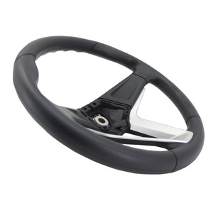 Volant de direction ergonomique de style sportif à 3 branches en cuir noir avec garniture argentée pour pièces de direction de véhicule - Product Image 4