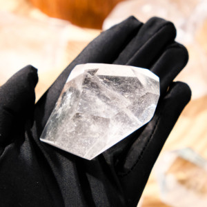 Chất Lượng Cao Đánh Bóng Tinh Thể Tự Nhiên Thủ Công Mỹ Nghệ Rõ Ràng Tinh Thể Thạch Anh Freeform Chữa Bệnh Đá Cho Trang Trí Nội Thất - Product Image 2