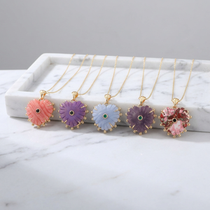 Collar de cadena chapado en oro de 18k con colgante de corazón tallado a mano de rodocrosita sintética y circonita negra para mujer, venta al por mayor de joyería - Product Image 5