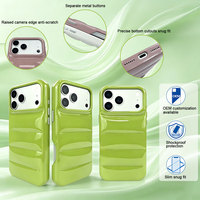 Coque de téléphone tendance matelassée brillante pour iPhone 18/17/16 avec boutons métalliques et design 3D à coussin d'air, protection anti-chute